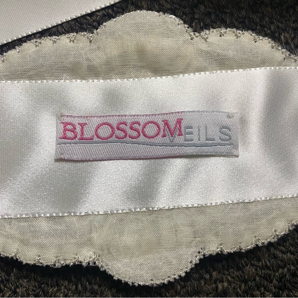 Blossom Veils Embellished Beeded White Satin Bridal Sash Belt Accessory - Picture 4 of 4